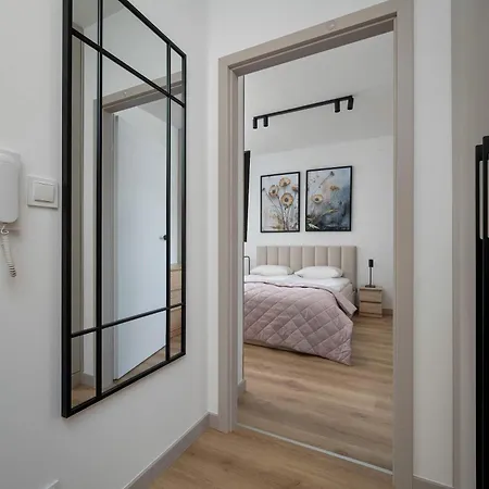 شقة Stylish With Balcony And Underground Parking By Renters *